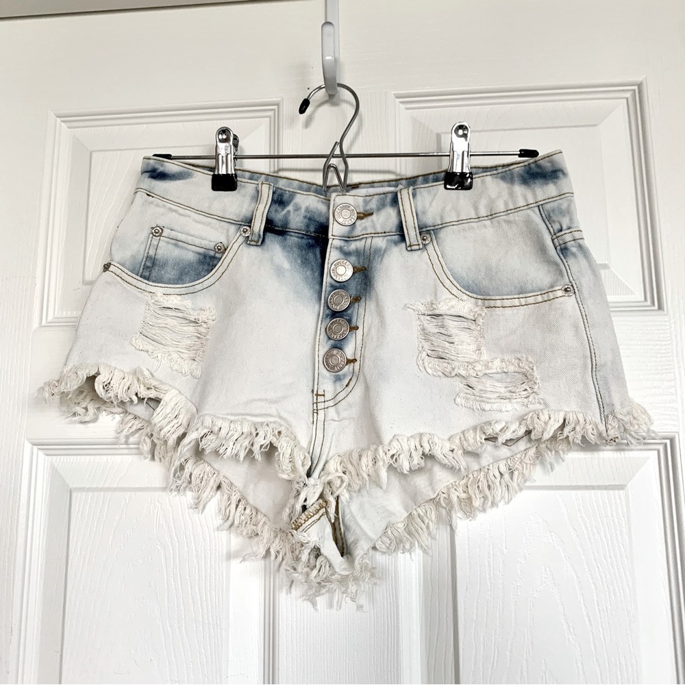 💙 NWOT Ombré Blue Faded Fringe High-Waisted Button-Fly Cutoff Denim Jean Shorts